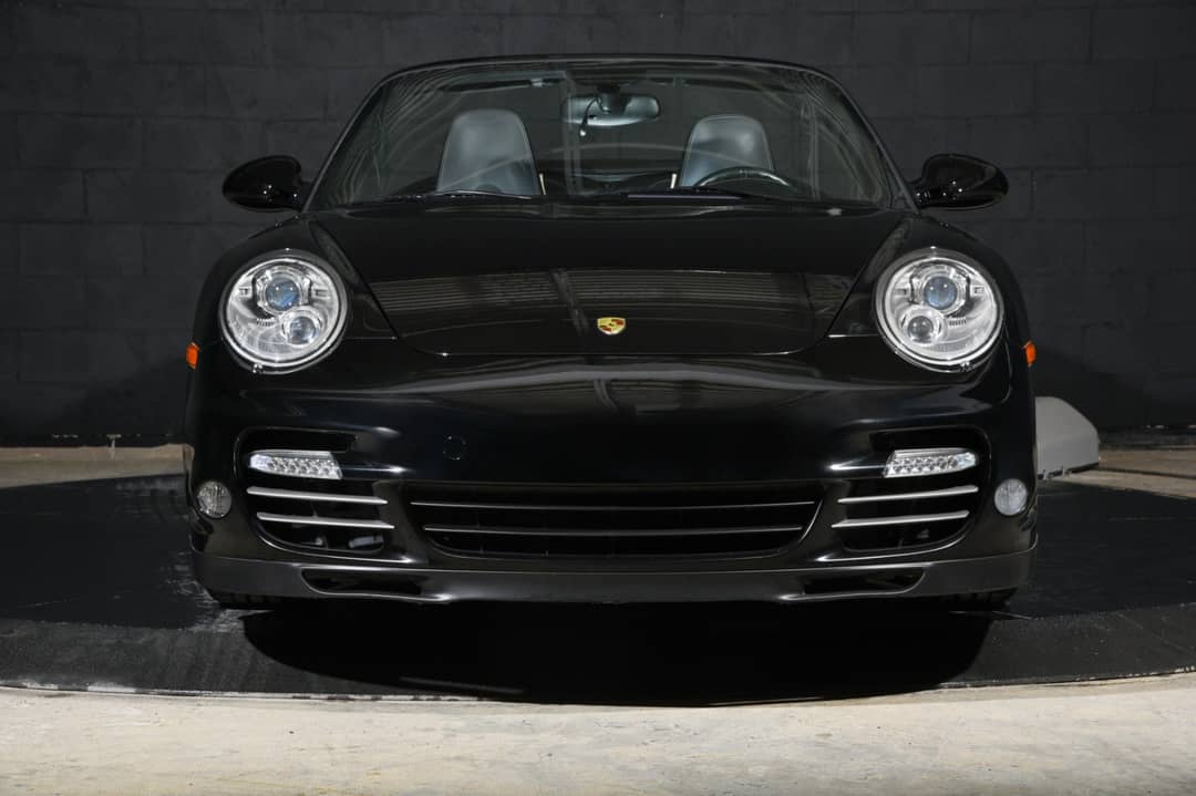 2011 Porsche 911 Turbo S — photo 11