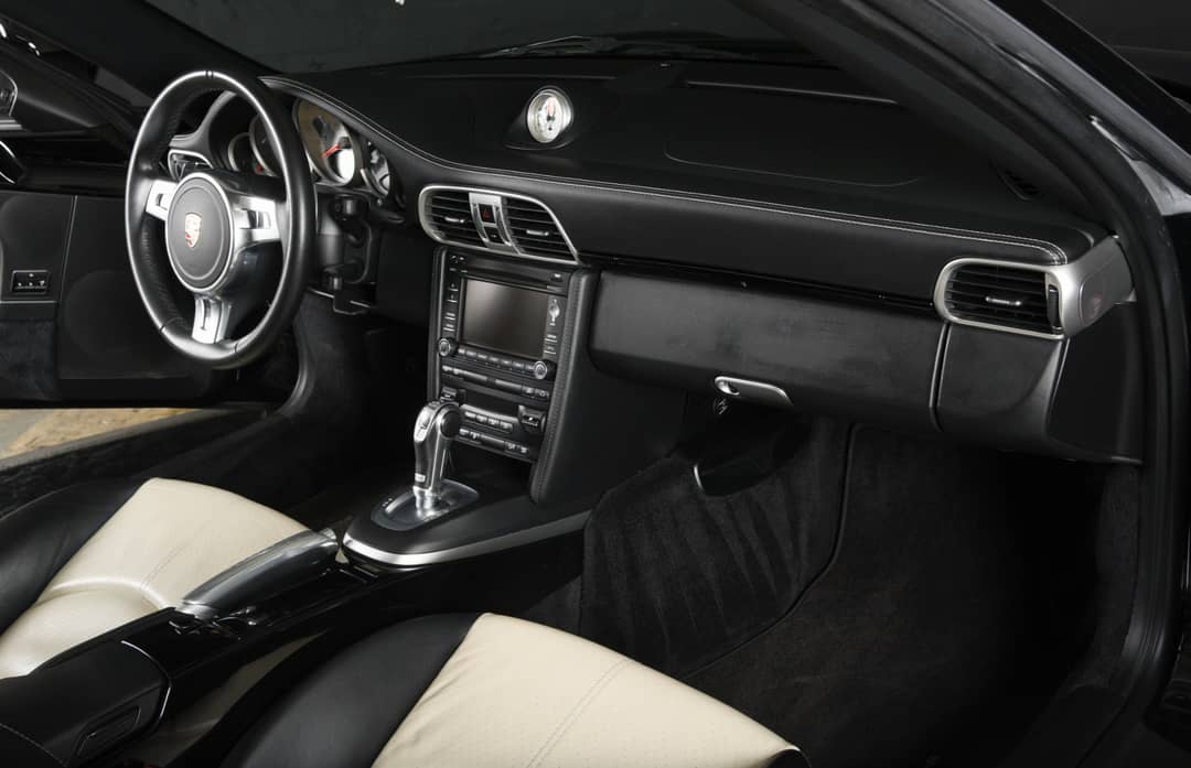 2011 Porsche 911 Turbo S — photo 26