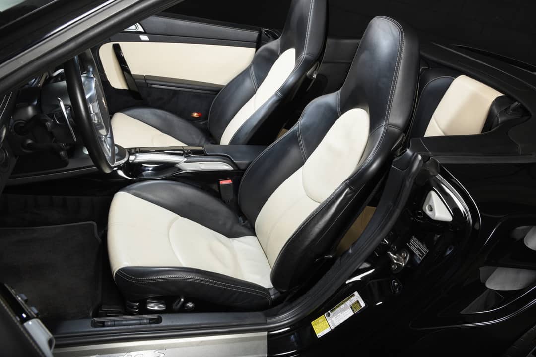 2011 Porsche 911 Turbo S — photo 4
