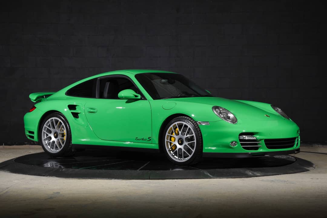 2011 Porsche 911 Turbo S — photo 2