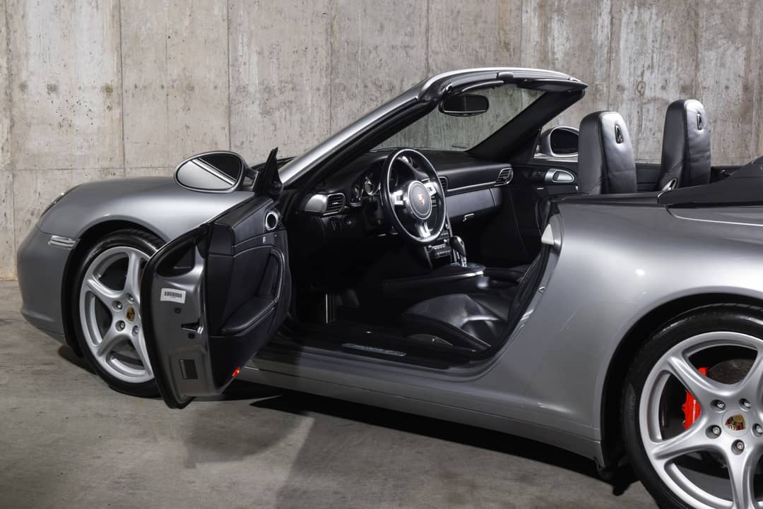2011 Porsche 911 Carrera 4S — photo 16