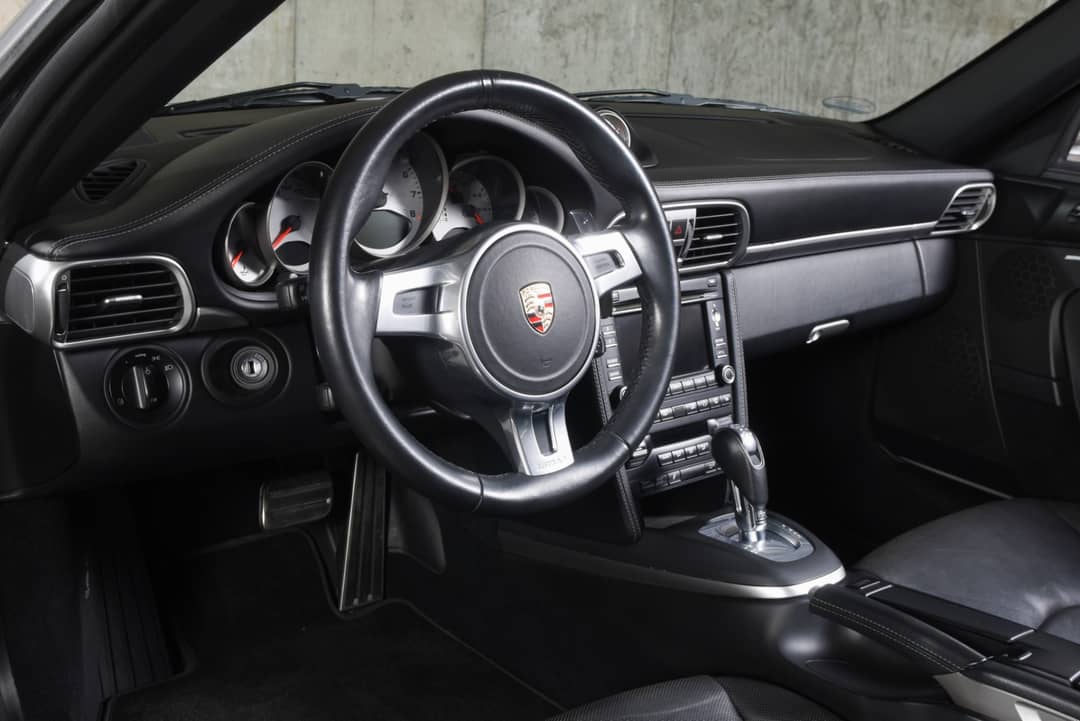 2011 Porsche 911 Carrera 4S — photo 17