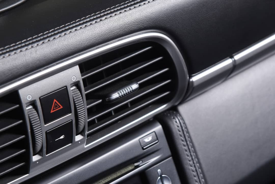 2011 Porsche 911 Carrera 4S — photo 25