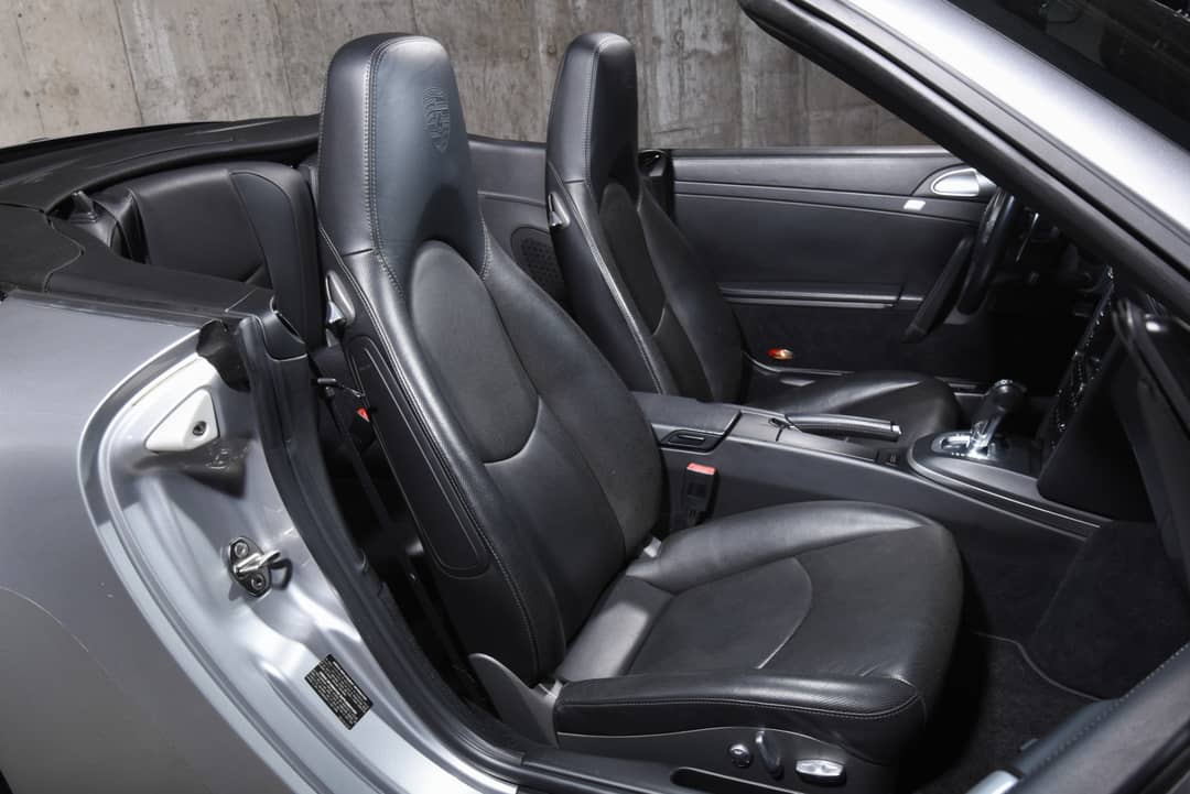 2011 Porsche 911 Carrera 4S — photo 31