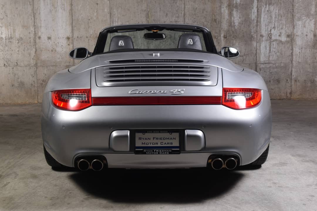 2011 Porsche 911 Carrera 4S — photo 10