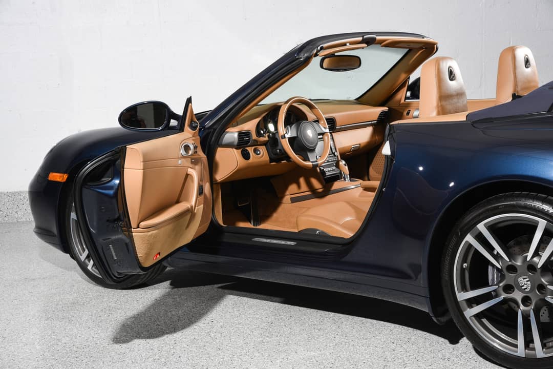 2012 Porsche 911 Carrera 4 — photo 18