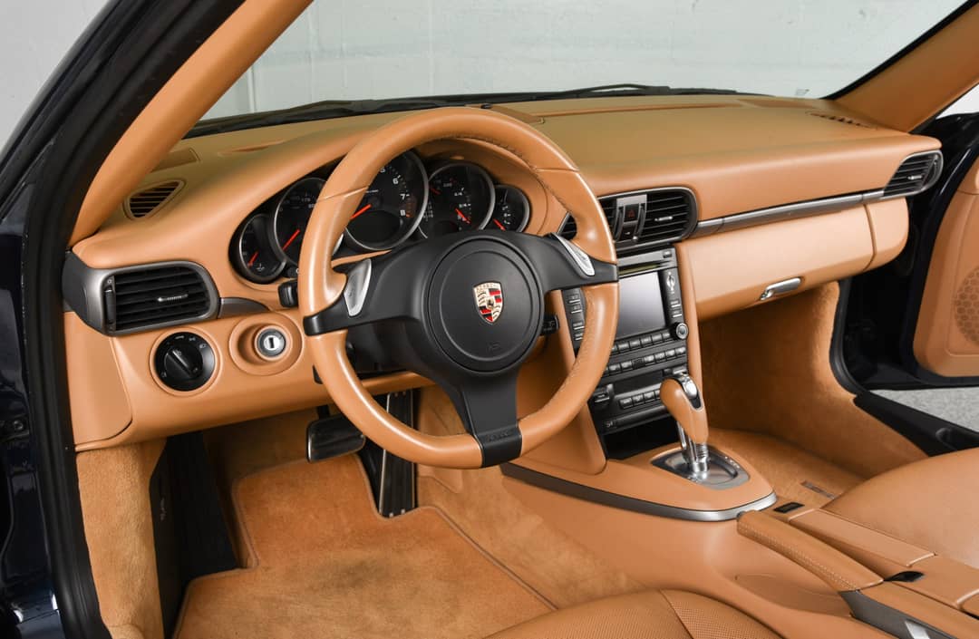 2012 Porsche 911 Carrera 4 — photo 19