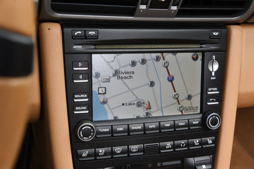 2012 Porsche 911 Carrera 4 — photo 25
