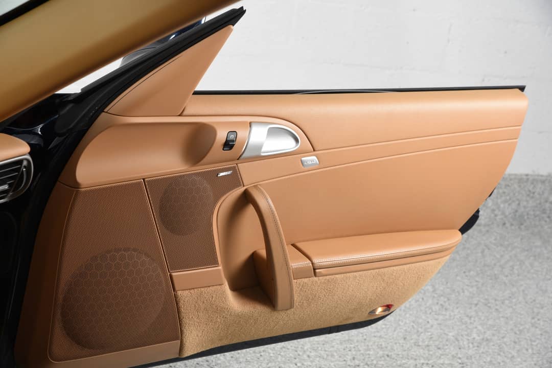 2012 Porsche 911 Carrera 4 — photo 32