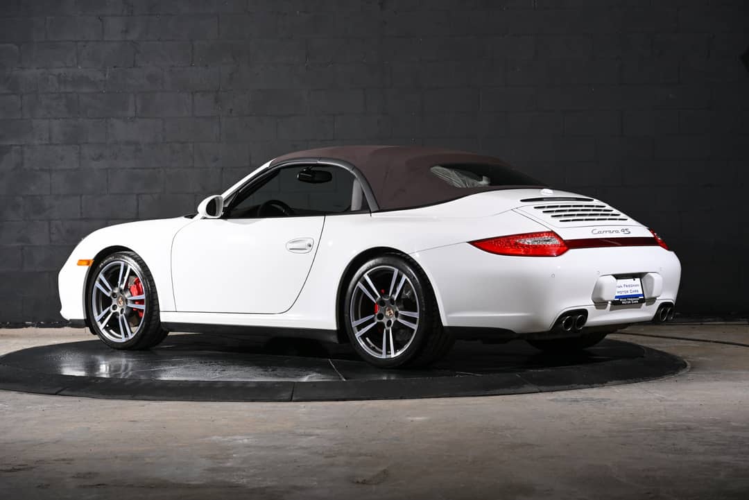 2012 Porsche 911 Carrera 4S — photo 25
