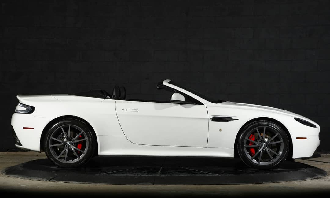 2015 Aston Martin V8 Vantage GT Roadster — photo 2