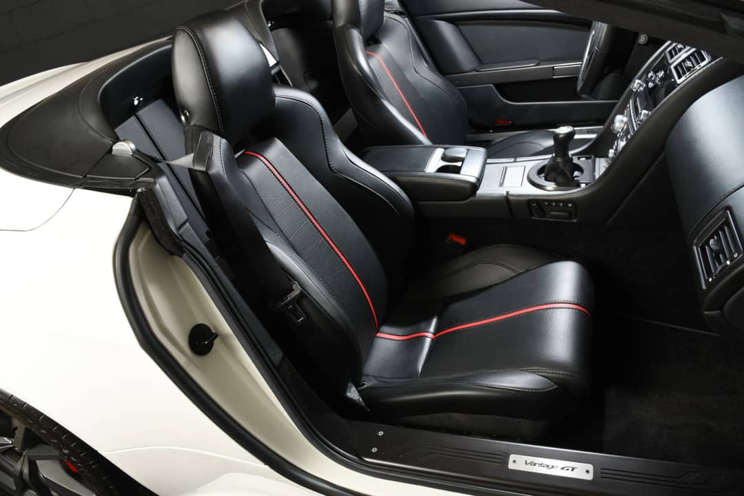 2015 Aston Martin V8 Vantage GT Roadster — photo 49