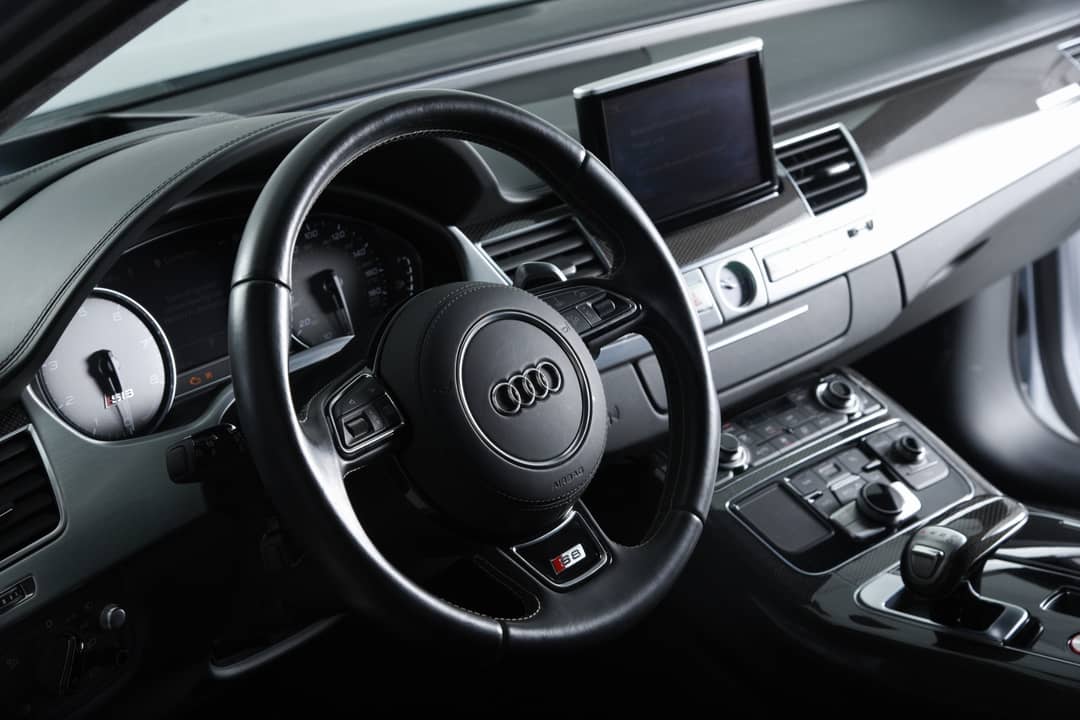 2015 Audi S8 4.0T quattro — photo 4