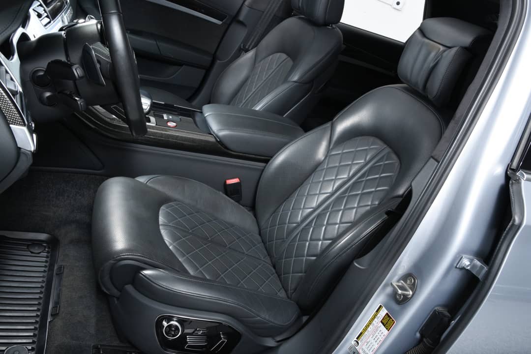 2015 Audi S8 4.0T quattro — photo 5