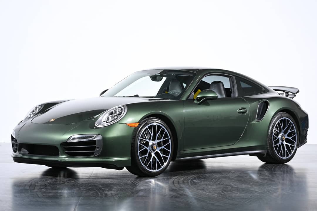 2015 Porsche 911 Turbo S — photo 2