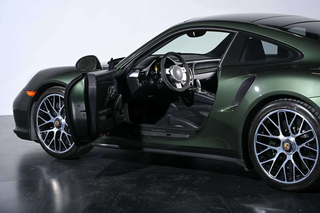 2015 Porsche 911 Turbo S — photo 11
