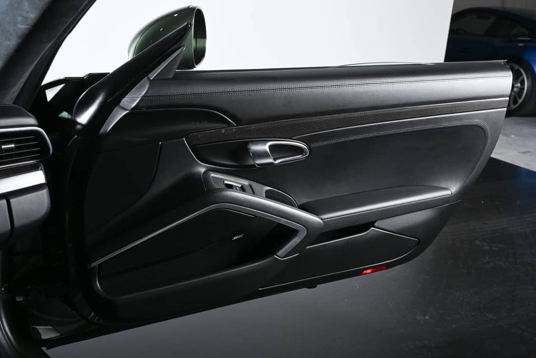 2015 Porsche 911 Turbo S — photo 16