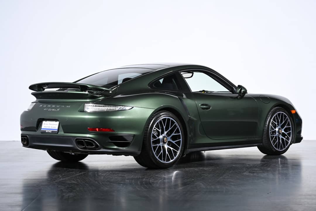 2015 Porsche 911 Turbo S — photo 3