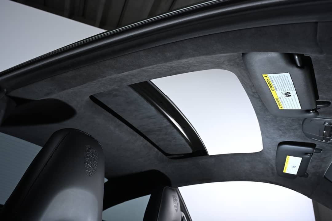 2015 Porsche 911 Turbo S — photo 23