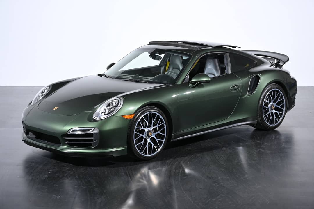 2015 Porsche 911 Turbo S — photo 25