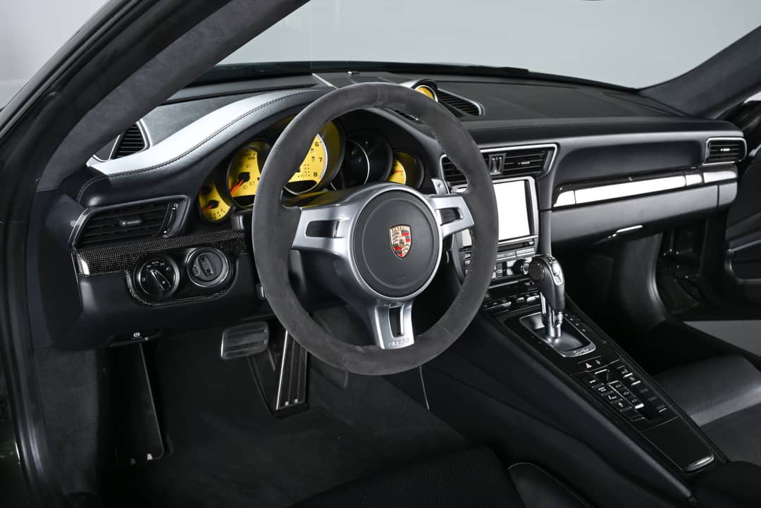 2015 Porsche 911 Turbo S — photo 4
