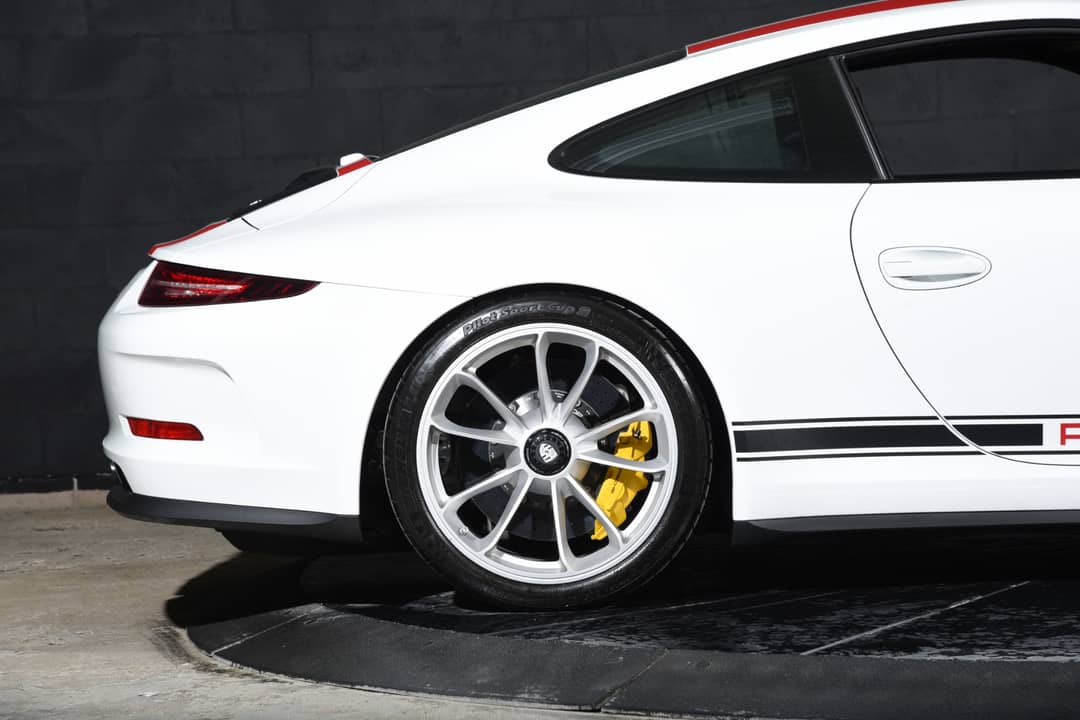 2016 Porsche 911 R — photo 19