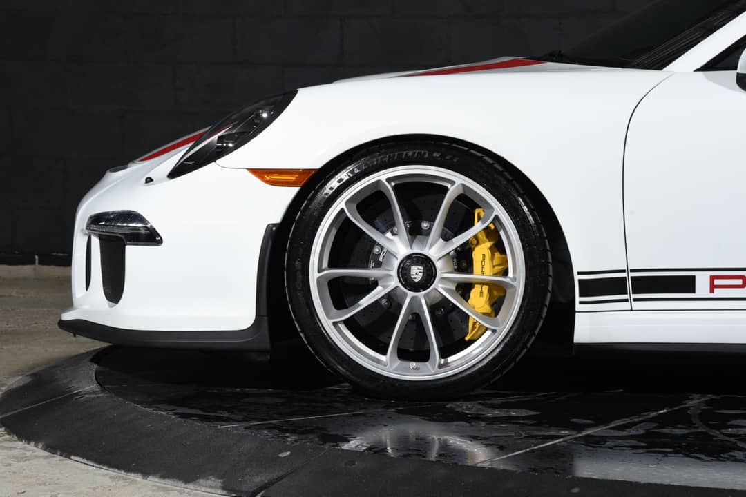 2016 Porsche 911 R — photo 21