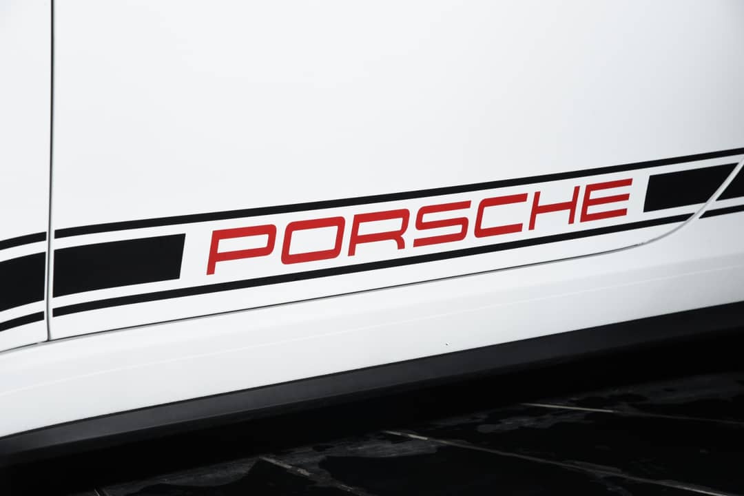 2016 Porsche 911 R — photo 22