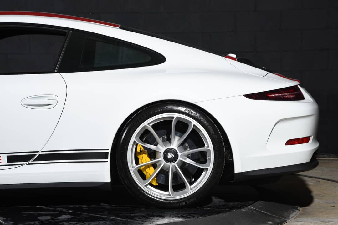 2016 Porsche 911 R — photo 23