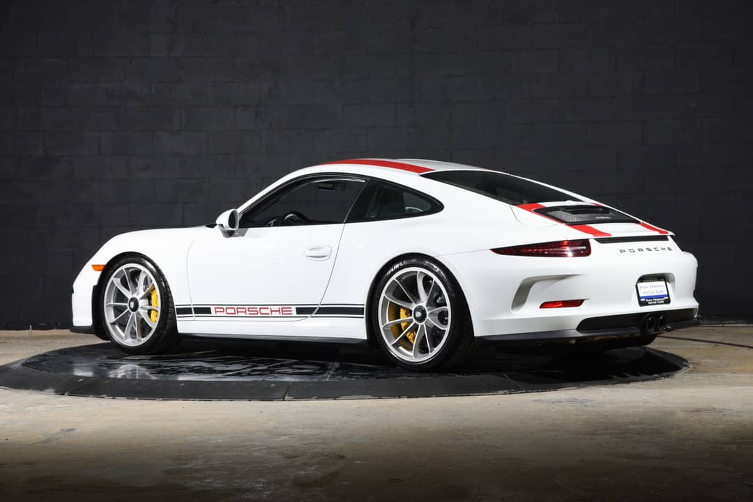 2016 Porsche 911 R — photo 25