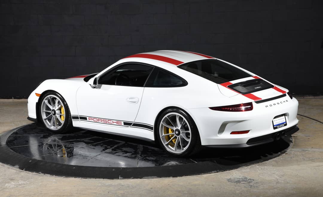 2016 Porsche 911 R — photo 26