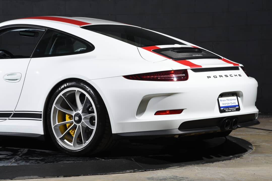 2016 Porsche 911 R — photo 27