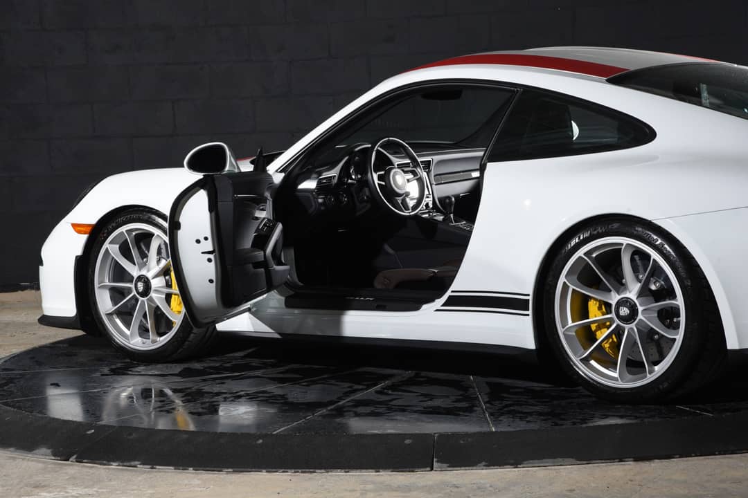 2016 Porsche 911 R — photo 31