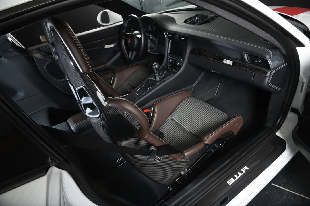 2016 Porsche 911 R — photo 43