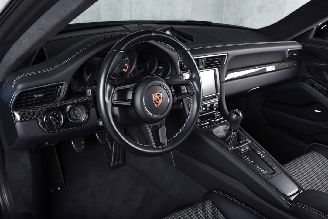 2016 Porsche 911 R — photo 4