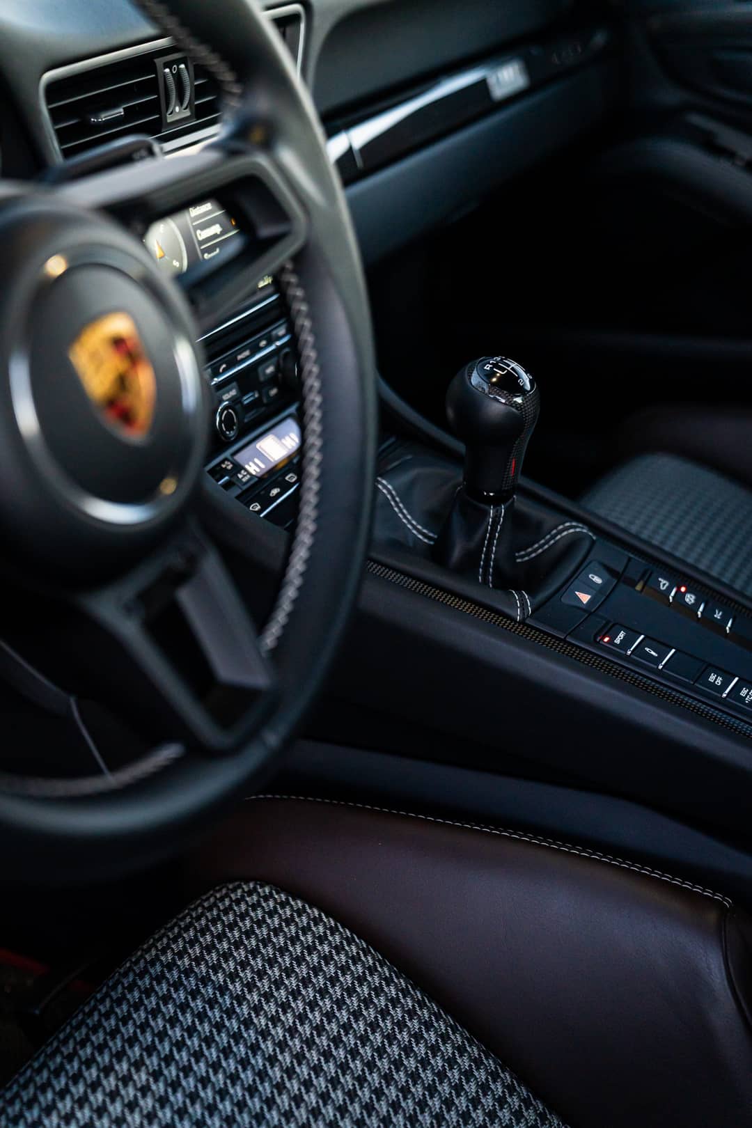 2016 Porsche 911 R — photo 83
