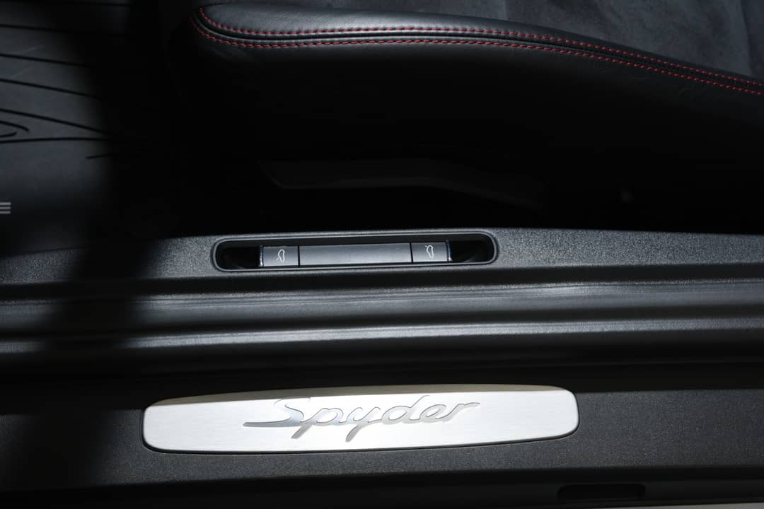 2016 Porsche Boxster Spyder — photo 42