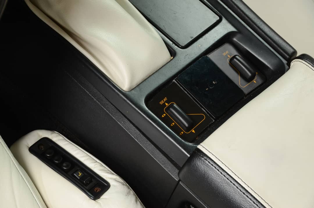 1993 Chevrolet Corvette — photo 18