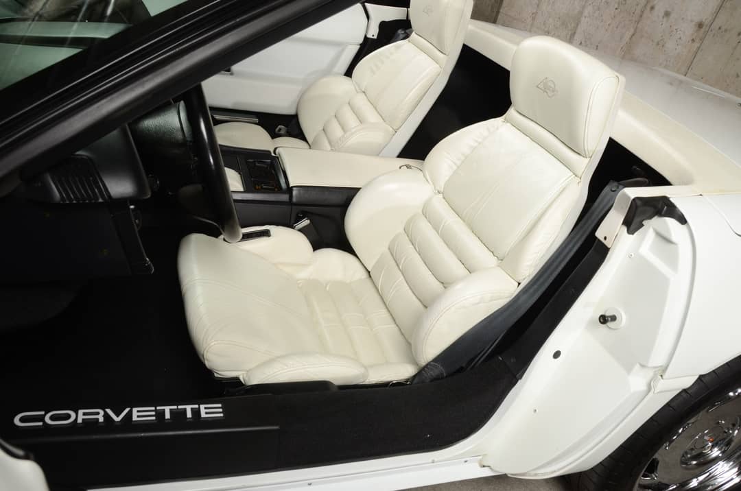 1993 Chevrolet Corvette — photo 20
