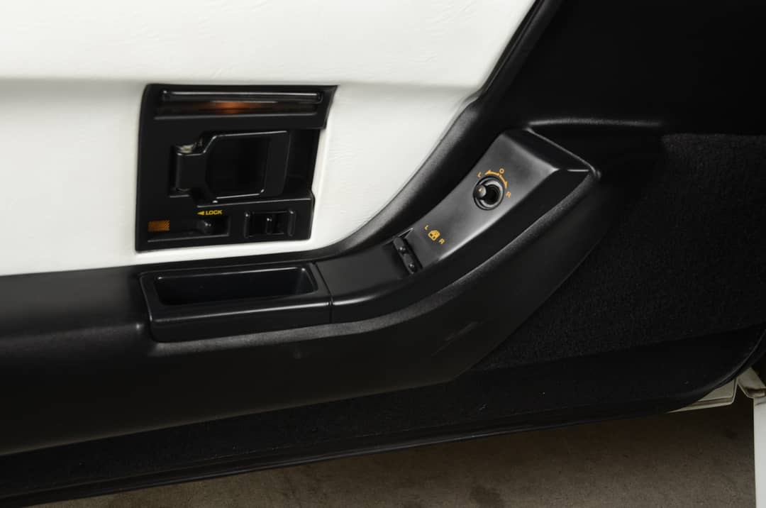 1993 Chevrolet Corvette — photo 36