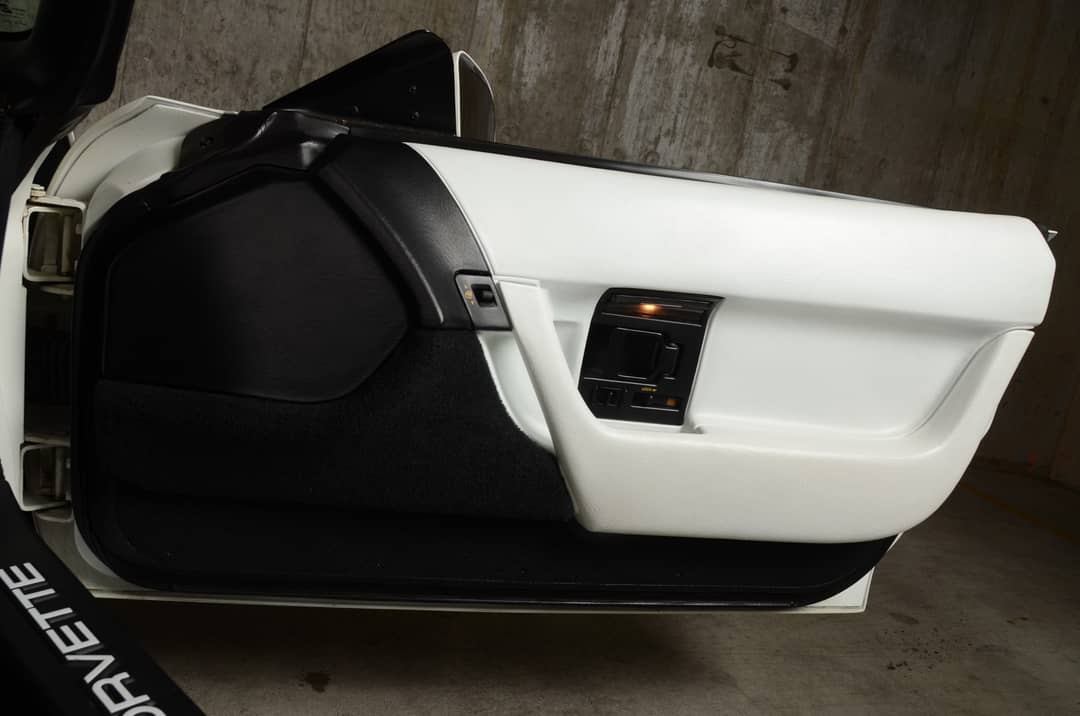 1993 Chevrolet Corvette — photo 38