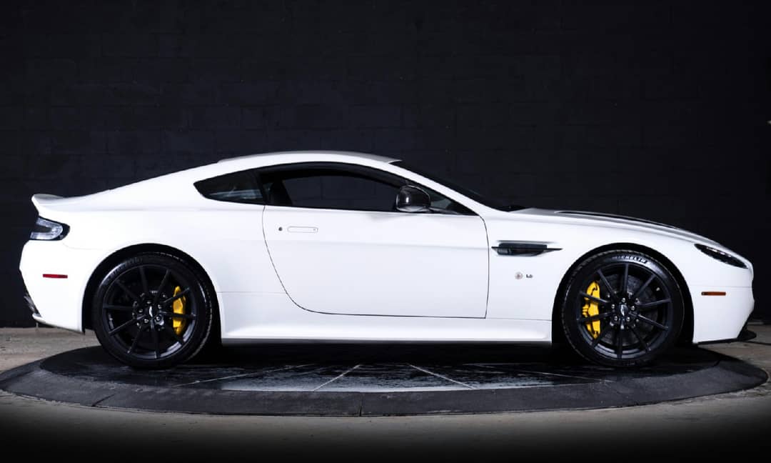 2017 Aston Martin V12 Vantage S — photo 1