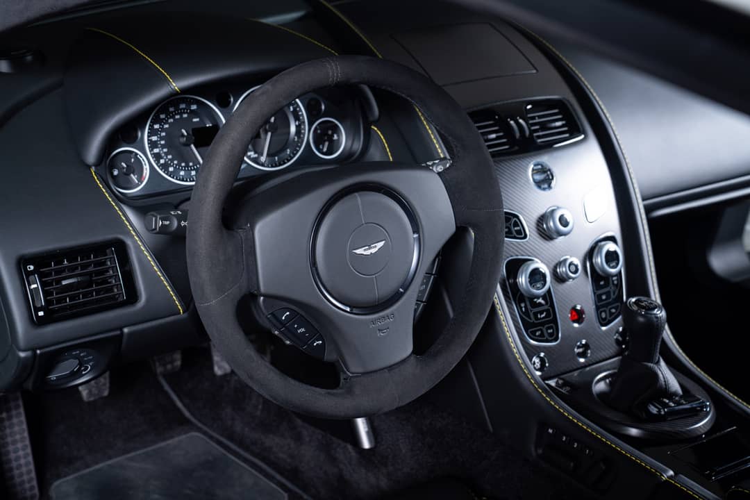 2017 Aston Martin V12 Vantage S — photo 4