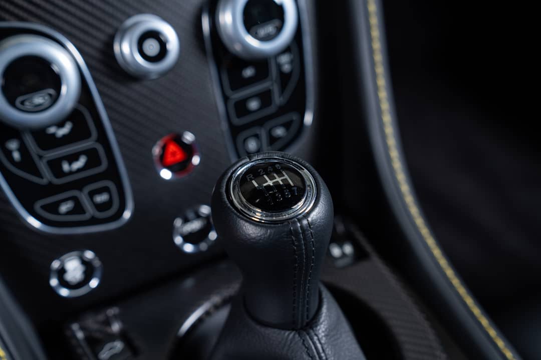 2017 Aston Martin V12 Vantage S — photo 6