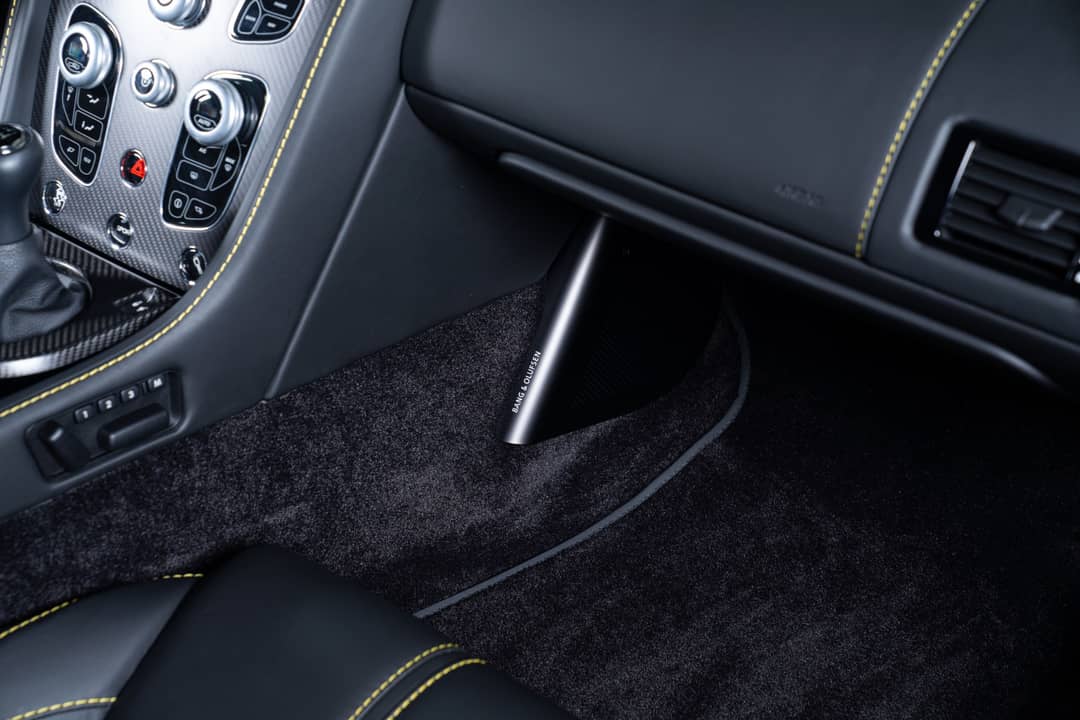 2017 Aston Martin V12 Vantage S — photo 7