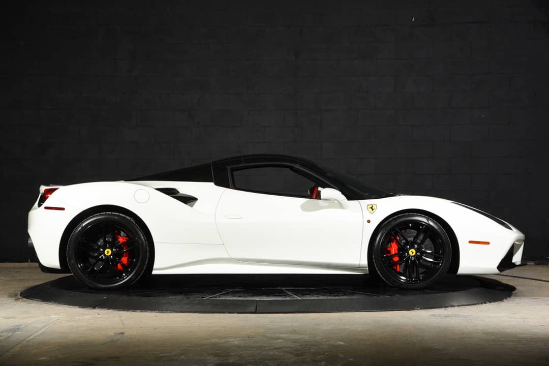 2017 Ferrari 488 Spider — photo 2