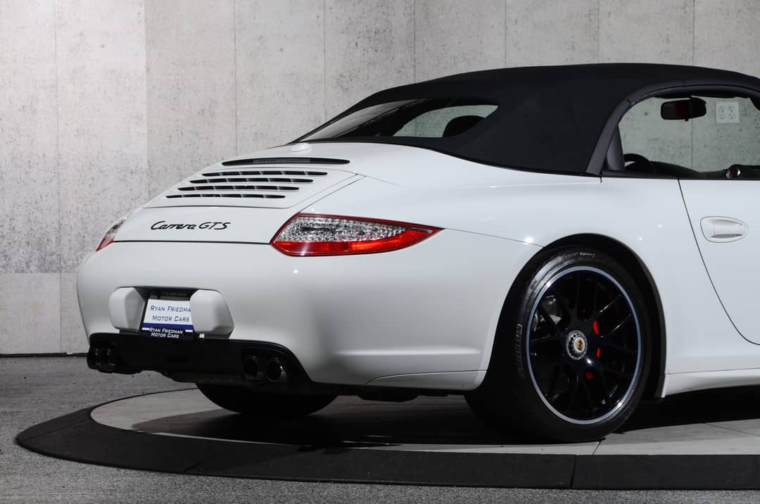 2011 Porsche 911 Carrera GTS — photo 32
