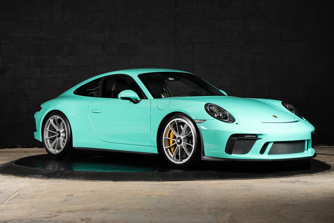 2018 Porsche 911 GT3 Touring — photo 2