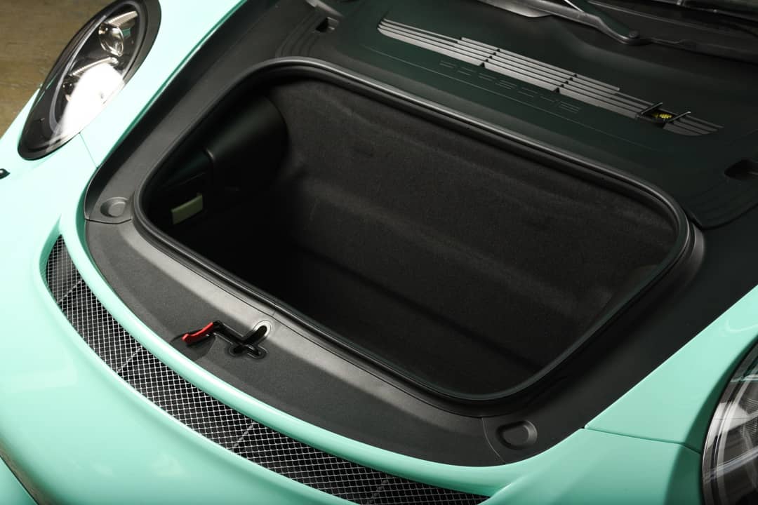 2018 Porsche 911 GT3 Touring — photo 9