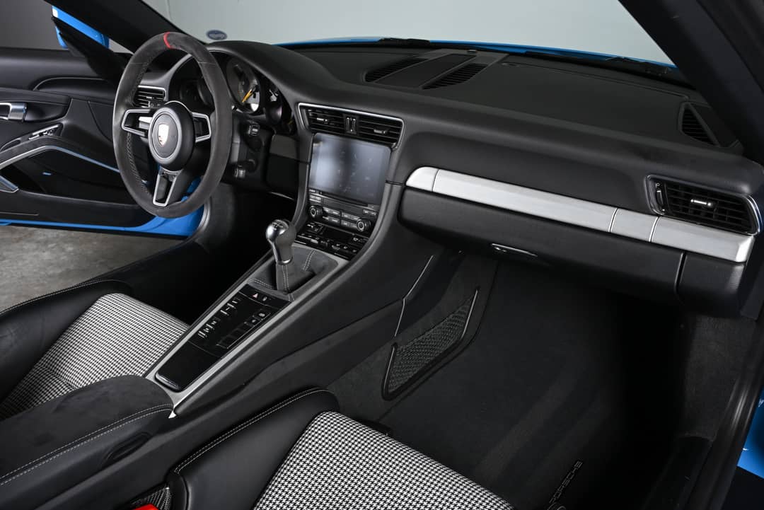 2018 Porsche 911 GT3 — photo 14